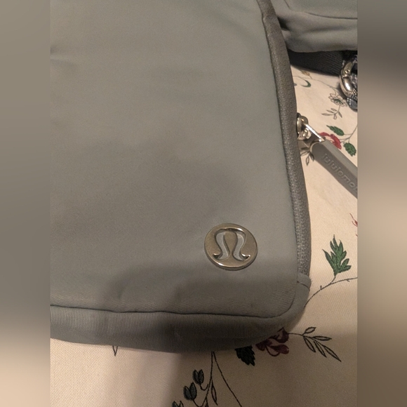 Lululemon Athletica Belt Waist Crossbody Shoulder Bag - Picture 5 of 8
